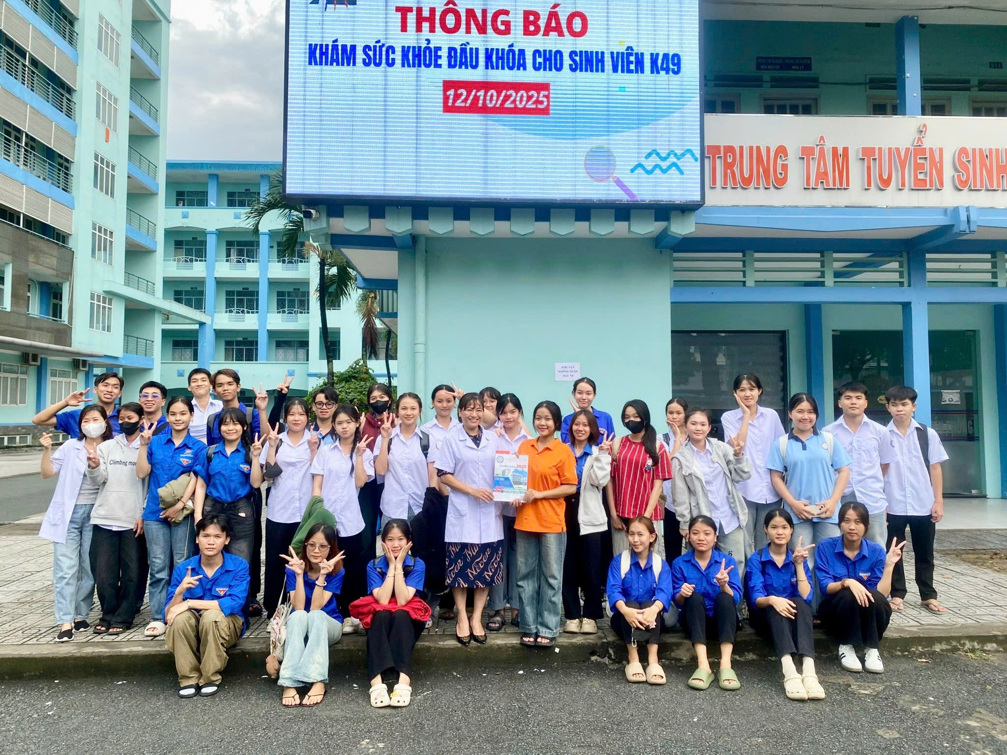 KHÁM SỨC KHỎE ĐẦU KHÓA CHO TÂN SINH VIÊN KHÓA 49 – NĂM HỌC 2025-2026