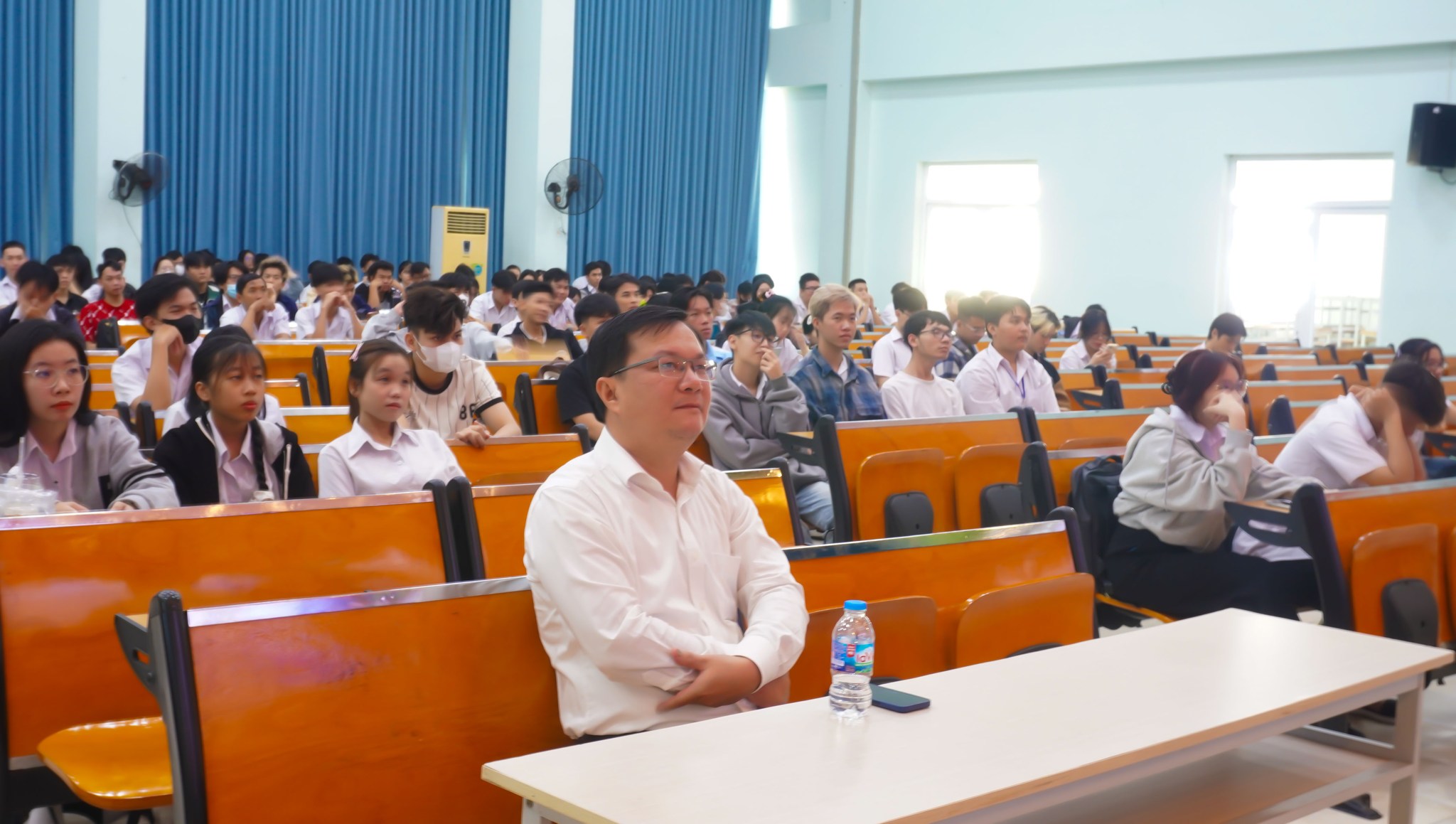Không một mình – Toàn dân chống lừa đảo