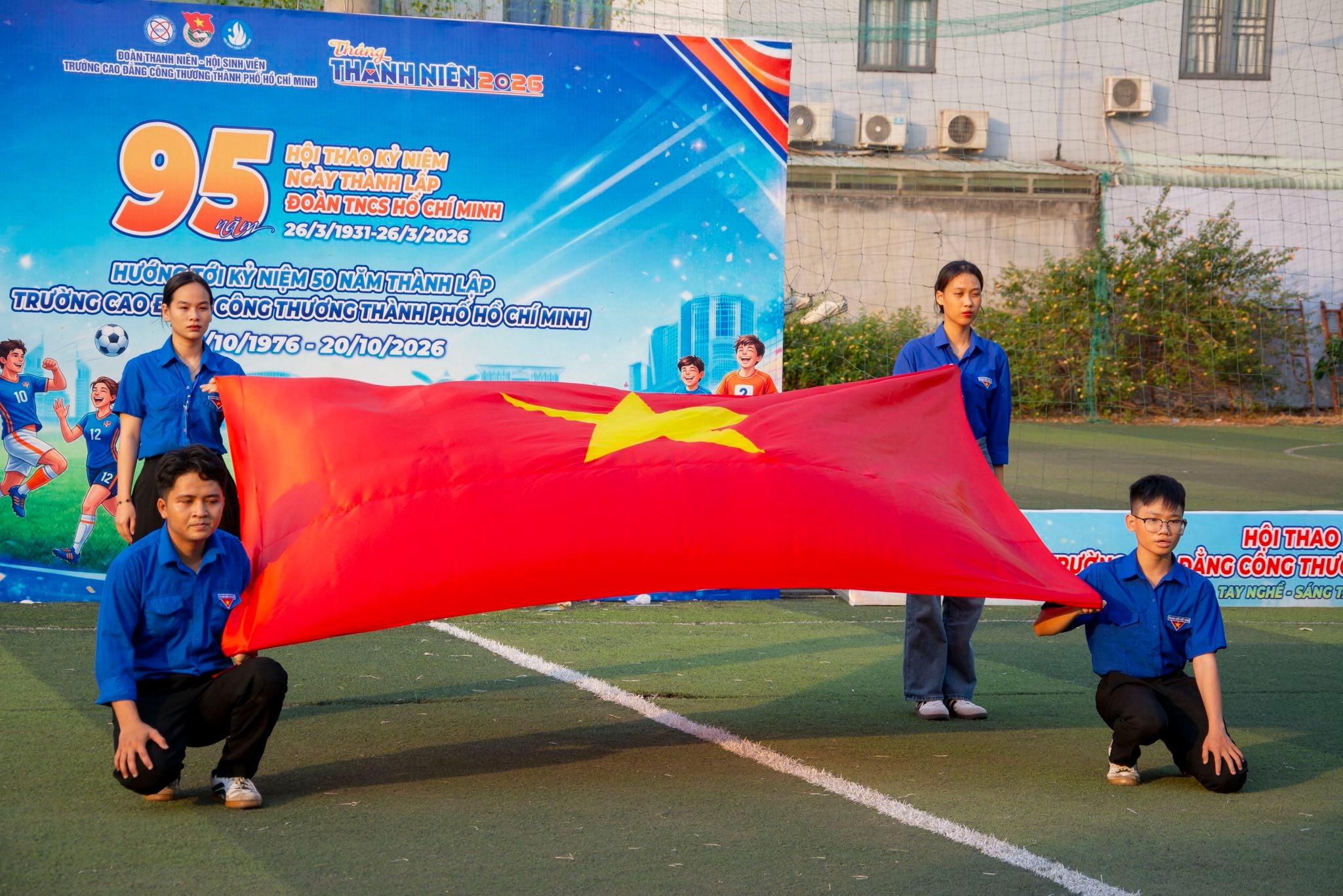 ẢNH CHUNG KẾT BÓNG ĐÁ NAM