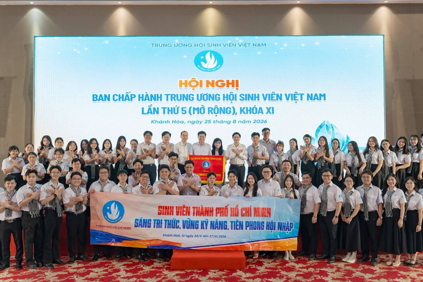 HỘI NGHỊ SƠ KẾT GIỮA NHIỆM KỲ ĐẠI HỘI XI HỘI SINH VIÊN VIỆT NAM